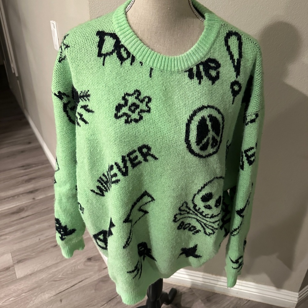 Adika Mint Green and Black Graphic Crewneck Sweater